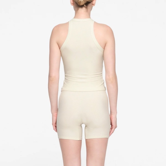 {SKIMS} SOFT LOUNGE HIGH NECK TANK [BONE] - Picture 4 of 5